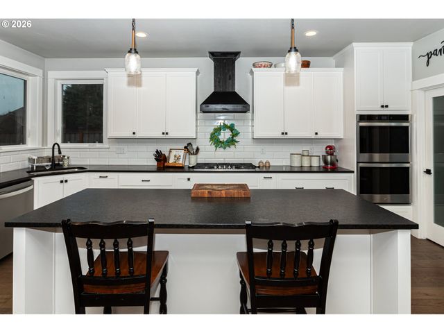 1551 ALSEA Dr, Eugene, OR 97408