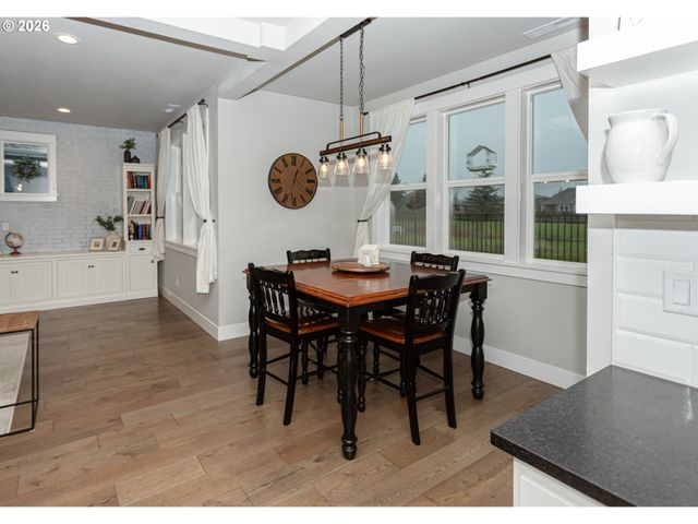 1551 ALSEA Dr, Eugene, OR 97408