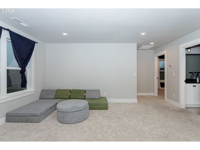 1551 ALSEA Dr, Eugene, OR 97408