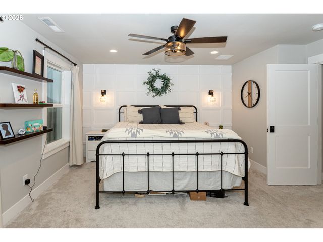 1551 ALSEA Dr, Eugene, OR 97408