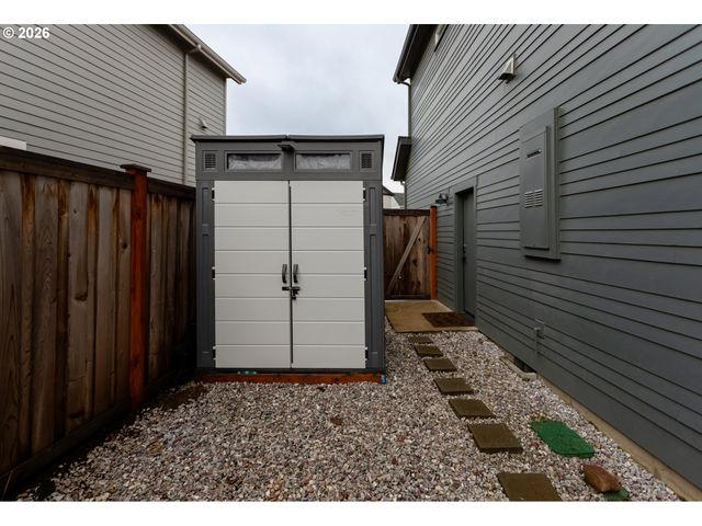 1551 ALSEA Dr, Eugene, OR 97408