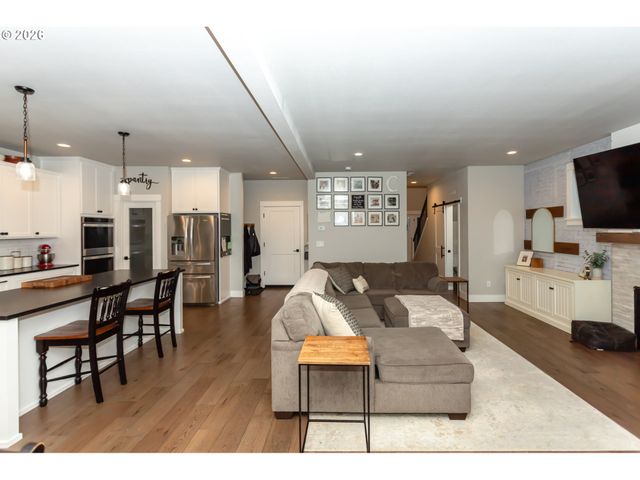 1551 ALSEA Dr, Eugene, OR 97408