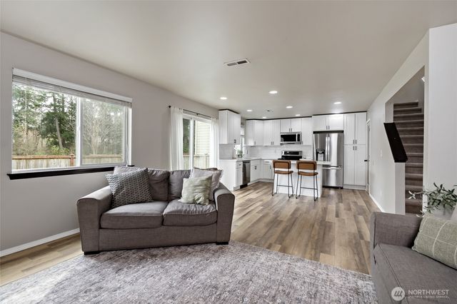 17621 74th Avenue Ct E, Puyallup, WA 98375