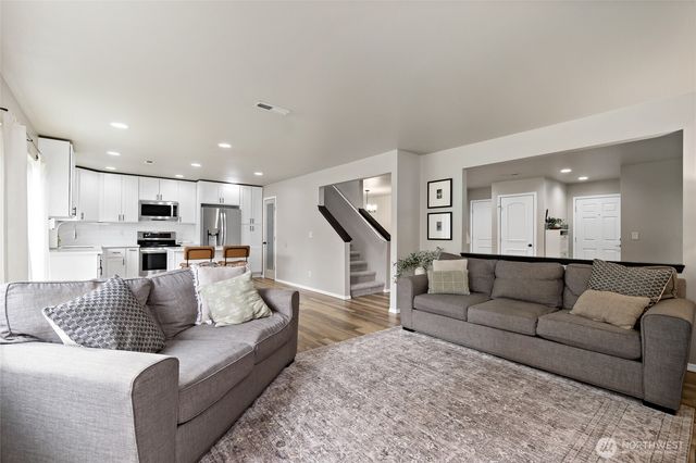 17621 74th Avenue Ct E, Puyallup, WA 98375