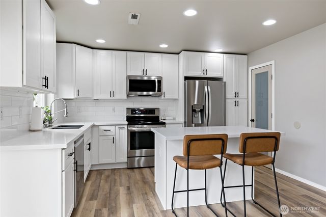 17621 74th Avenue Ct E, Puyallup, WA 98375