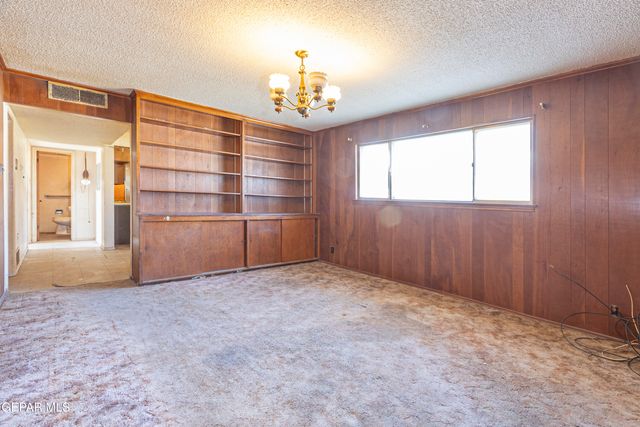 8811 MAGNETIC Drive, El Paso, TX 79904