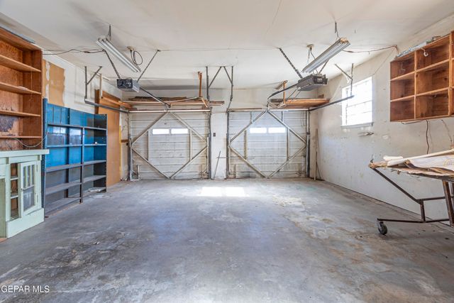 8811 MAGNETIC Drive, El Paso, TX 79904