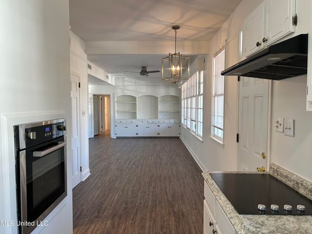 106 Sgt Prentiss Drive, Natchez, MS 39120