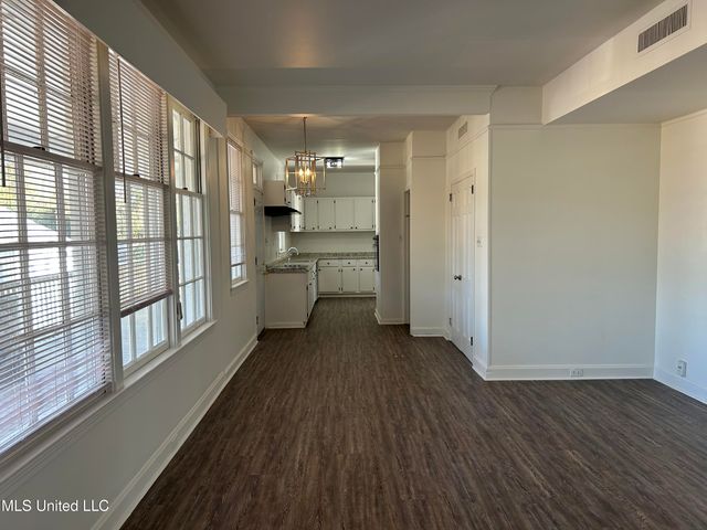 106 Sgt Prentiss Drive, Natchez, MS 39120