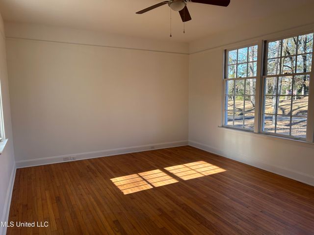 106 Sgt Prentiss Drive, Natchez, MS 39120