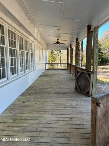 106 Sgt Prentiss Drive, Natchez, MS 39120