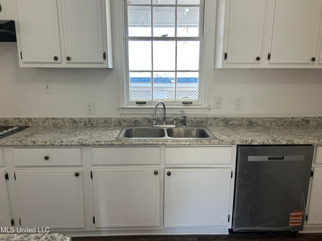 106 Sgt Prentiss Drive, Natchez, MS 39120
