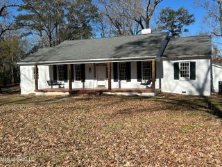 106 Sgt Prentiss Drive, Natchez, MS 39120