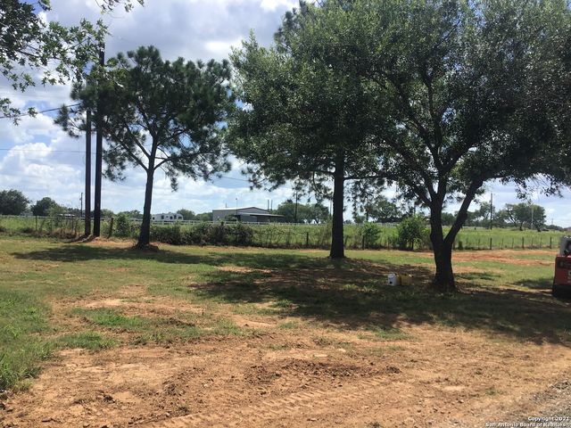 7380 Pittman, Adkins, TX 78101