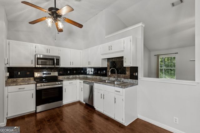 126 Lake Wisteria Court, Kingsland, GA 31548