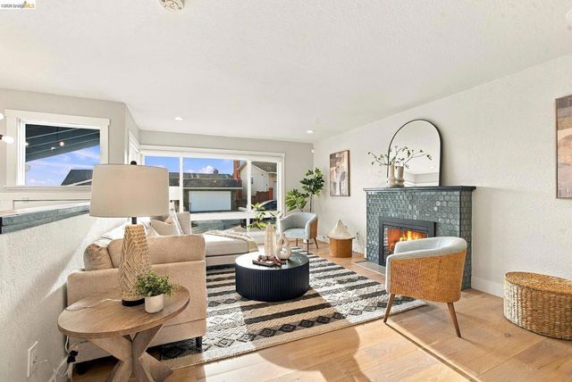 476 Creighton Way, Oakland, CA 94619