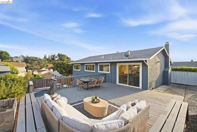 476 Creighton Way, Oakland, CA 94619