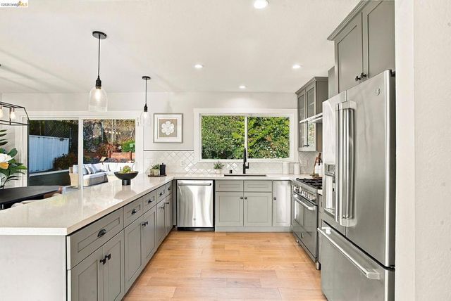 476 Creighton Way, Oakland, CA 94619