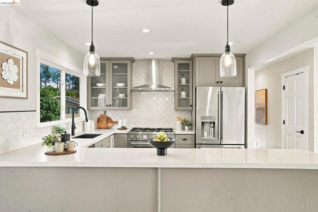 476 Creighton Way, Oakland, CA 94619