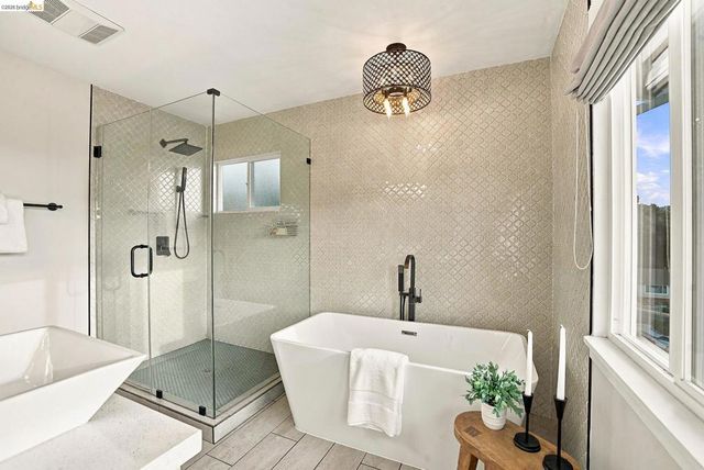 476 Creighton Way, Oakland, CA 94619