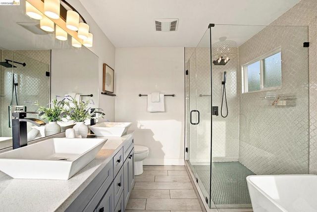 476 Creighton Way, Oakland, CA 94619