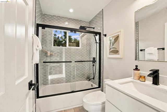 476 Creighton Way, Oakland, CA 94619