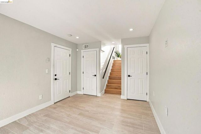 476 Creighton Way, Oakland, CA 94619