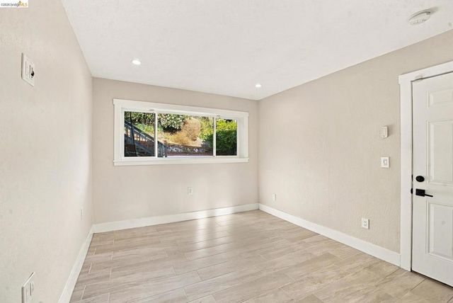 476 Creighton Way, Oakland, CA 94619