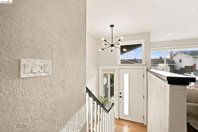 476 Creighton Way, Oakland, CA 94619