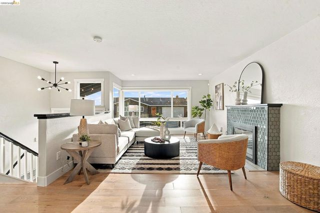 476 Creighton Way, Oakland, CA 94619