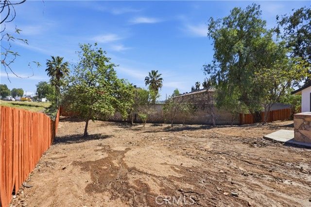 3192 Pontiac, Jurupa Valley, CA 92509