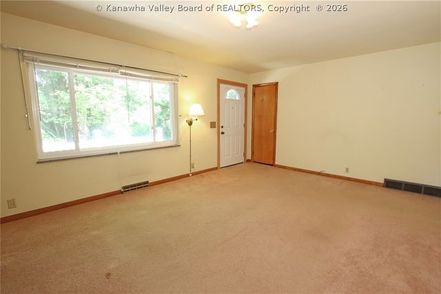 657 Timber Lane, Elkview, WV 25071