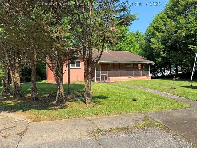 657 Timber Lane, Elkview, WV 25071