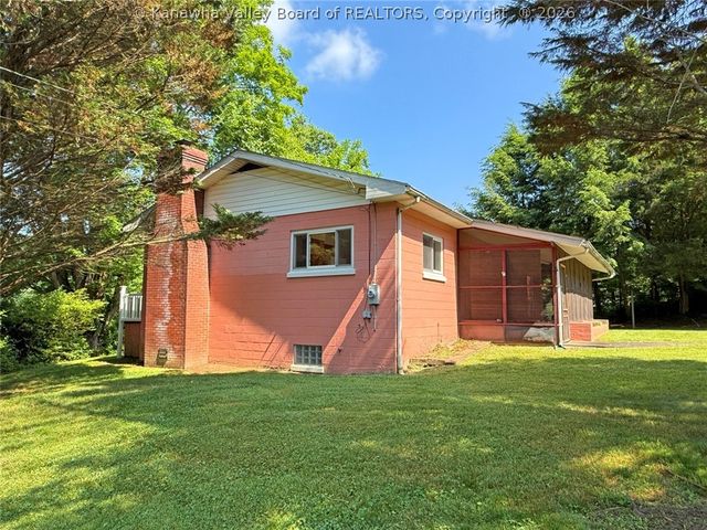 657 Timber Lane, Elkview, WV 25071