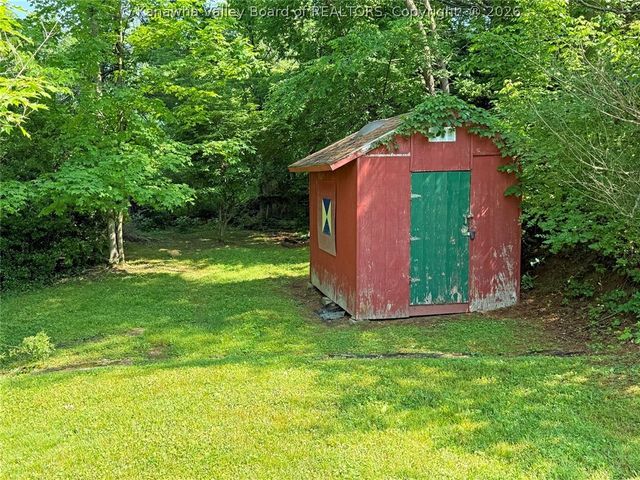 657 Timber Lane, Elkview, WV 25071