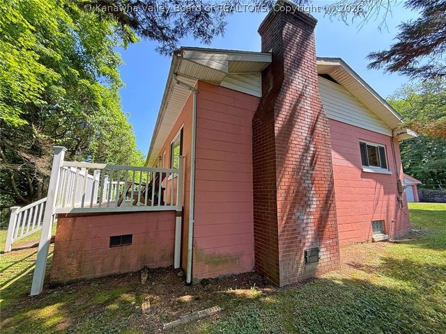 657 Timber Lane, Elkview, WV 25071