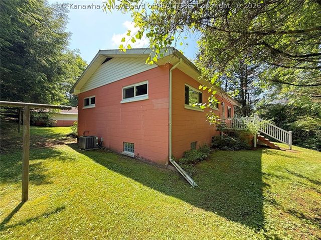 657 Timber Lane, Elkview, WV 25071