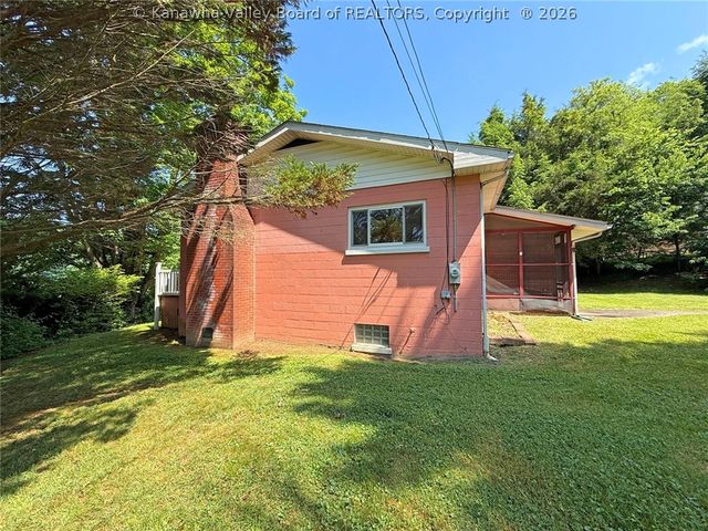 657 Timber Lane, Elkview, WV 25071