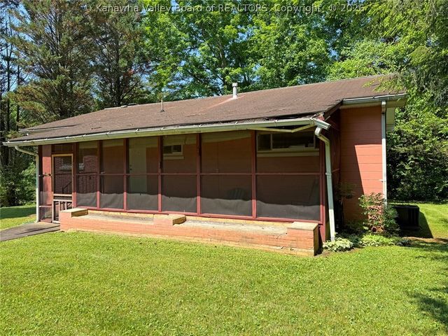 657 Timber Lane, Elkview, WV 25071