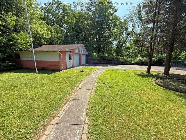 657 Timber Lane, Elkview, WV 25071