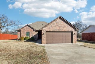 540 Oak Park Drive, Choctaw, OK 73020