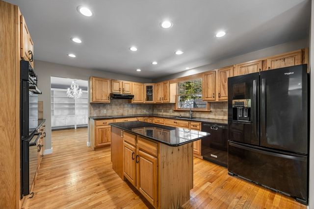 1 Boat House Dr, Wareham, MA 02571