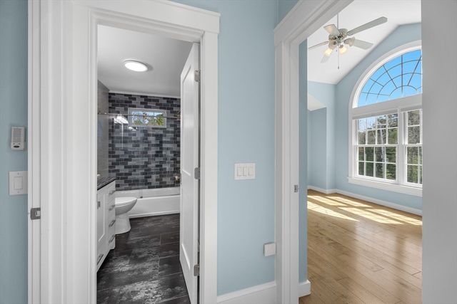 1 Boat House Dr, Wareham, MA 02571