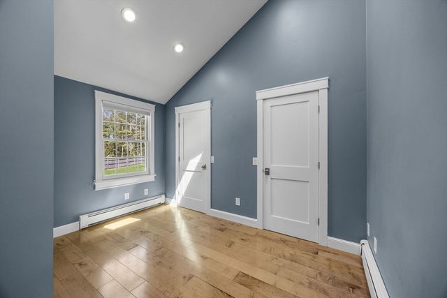 1 Boat House Dr, Wareham, MA 02571