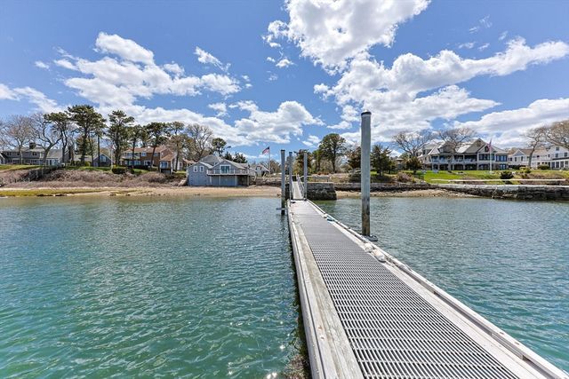 1 Boat House Dr, Wareham, MA 02571