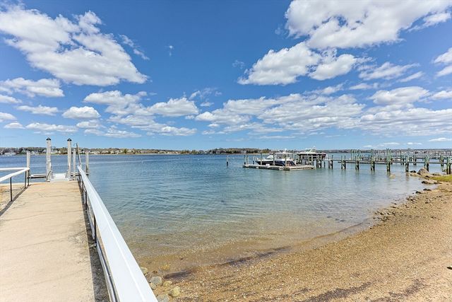 1 Boat House Dr, Wareham, MA 02571