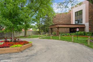 1112 Castilian Court 313, Glenview, IL 60025