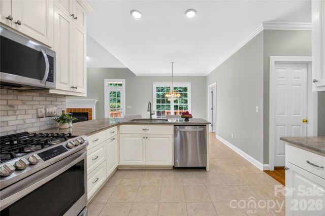121 Morrows Ridge Lane, Mooresville, NC 28117