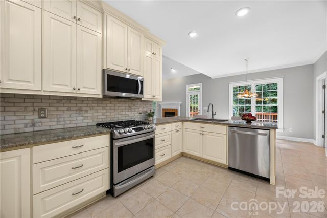 121 Morrows Ridge Lane, Mooresville, NC 28117
