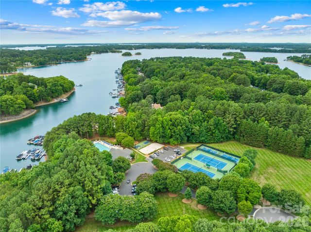 121 Morrows Ridge Lane, Mooresville, NC 28117